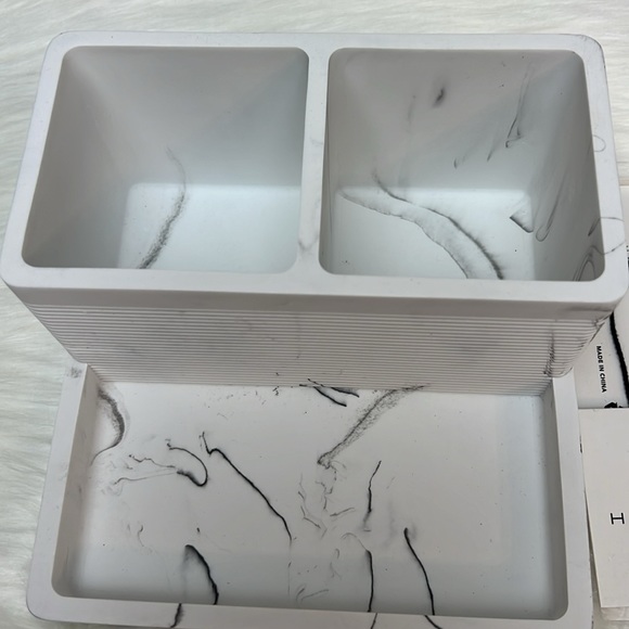 NWT H by Halston Home Counter or Vanity Storage Base, Makeup Organizer - Picture 4 of 8